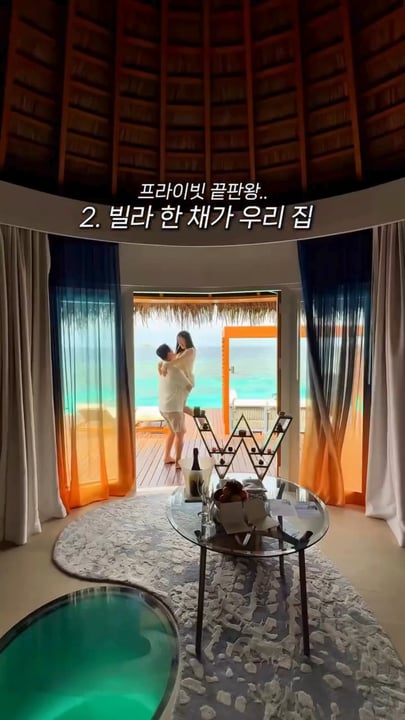 Where the sky melts into the sea and your villa sits right in the middle of it. Slide into the pool, drift into indulgence, and taste every moment. This is your Family Fun Summer.

📷 @_danie_e

#WMal