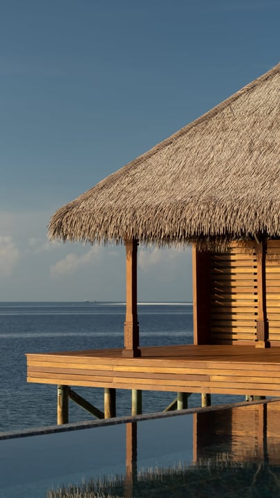 Nous célébrons deux distinctions prestigieuses aux World Travel Awards 2026.

Indian Ocean's Leading Luxury Island Resort
Maldives' Leading Water Villa Resort

Avec notre gratitude envers notre équipe, nos hôtes, et tous ceux