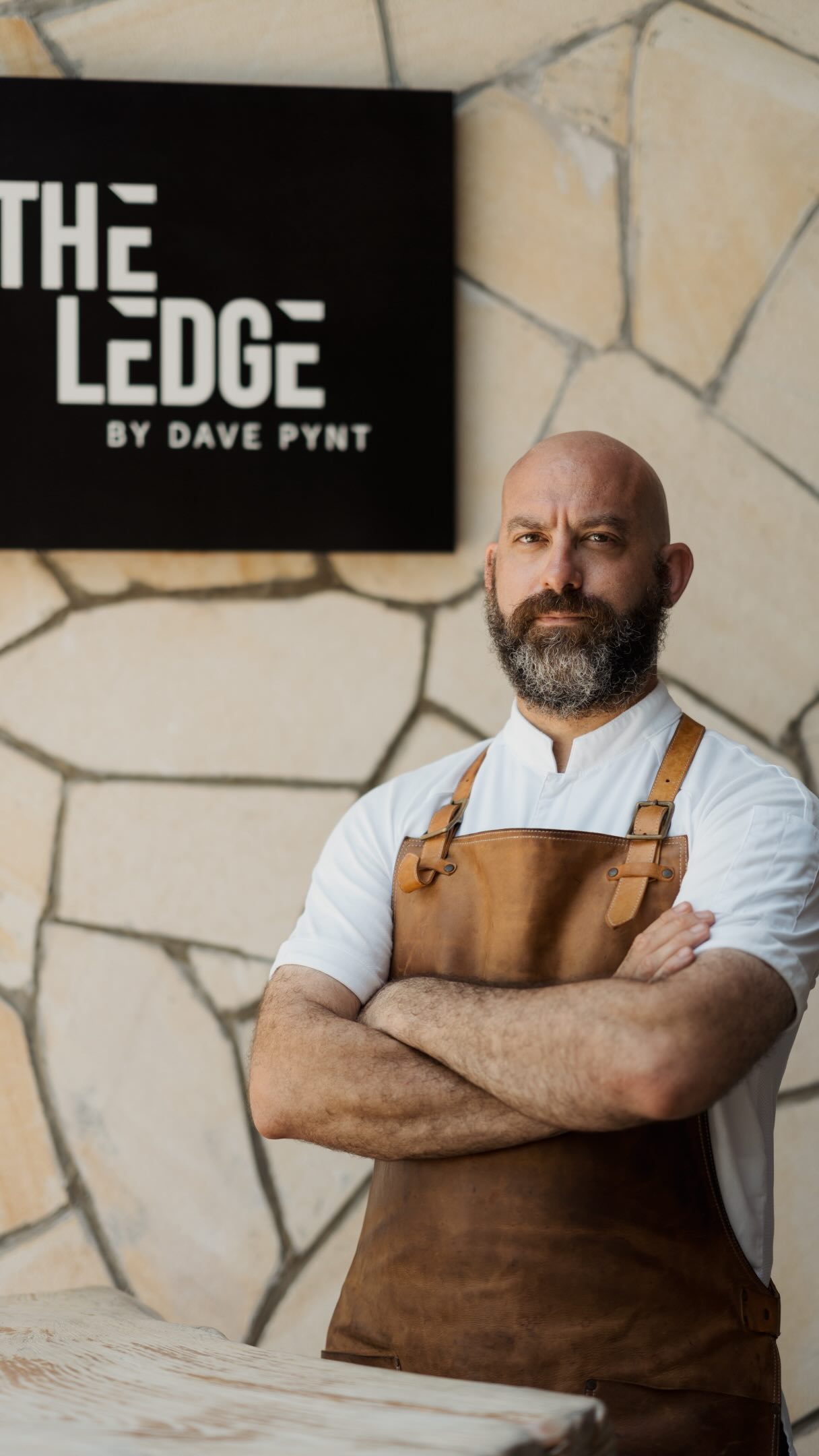 Le chef @dpynto revient chez @theledgebydavepynt 

Du 13 au 17 octobre, le chef étoilé Michelin ramène sa signature de cuisine au feu de bois à Waldorf Astoria Maldives Ithaafushi, avec deux