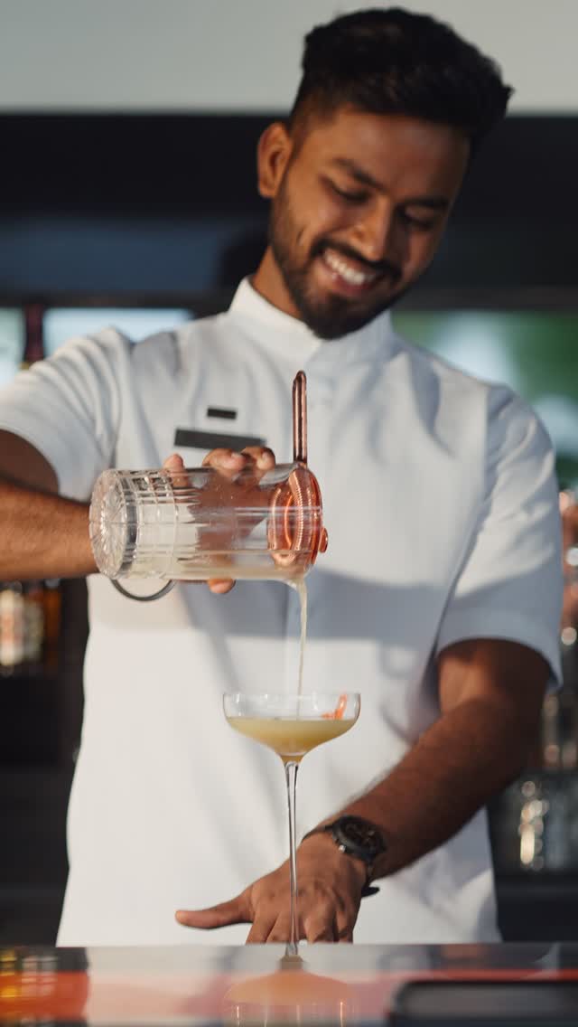 Wild, sweet, and proudly Maldivian. Kashikeyo or screw pine, grown and foraged on our island, infused with Monkey 47, brings vibrant aroma with a tropical twist.

Samy, our bartender, presents Max & K
