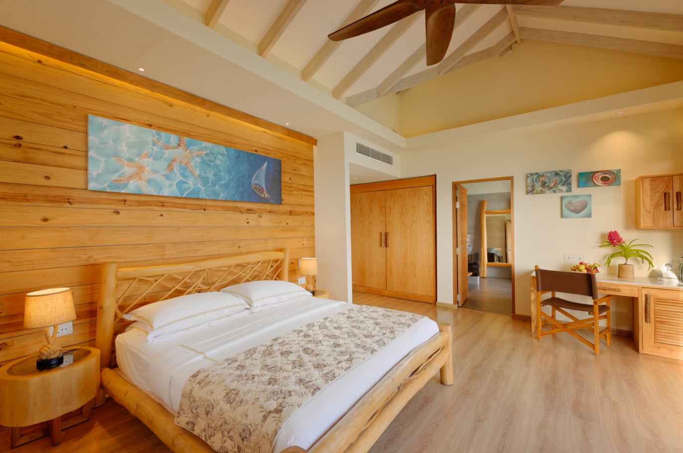 Aqua Suite mit Rutsche im You & Me by Cocoon Maldives
