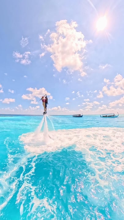 When love is in the air… 🪽💦🤍 literally! 

Discover the thrill of island life with our partner @WatersportsMission at @YouAndMeMaldives!

👩🏼‍🦰 @laurelein

#youandmemaldives #maldives #resort #wat